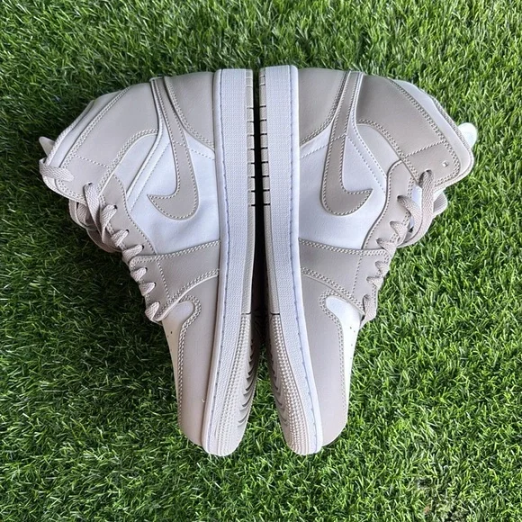 AIR JORDAN 1 MID Linen size 9.5 - Picture 2 of 10